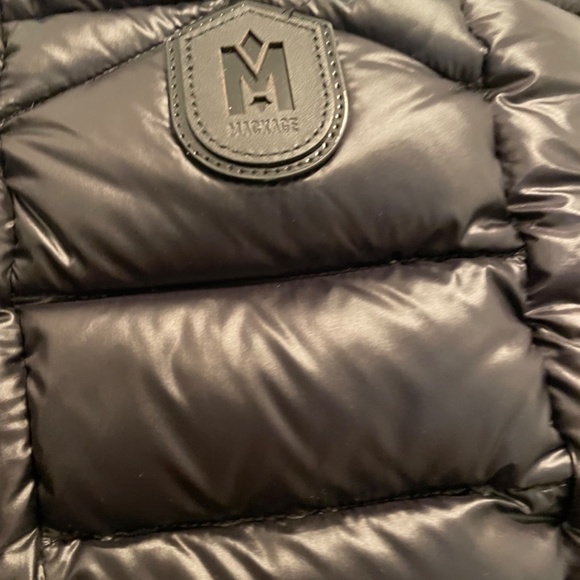 Women’s Coat - Picture 3 of 5